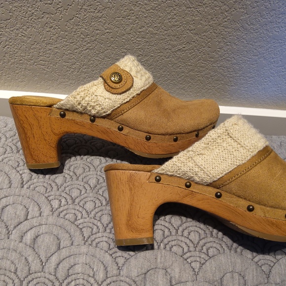 Style&Co. Clogs women's size 6.5 tan suede with sweater detail. - Picture 3 of 9